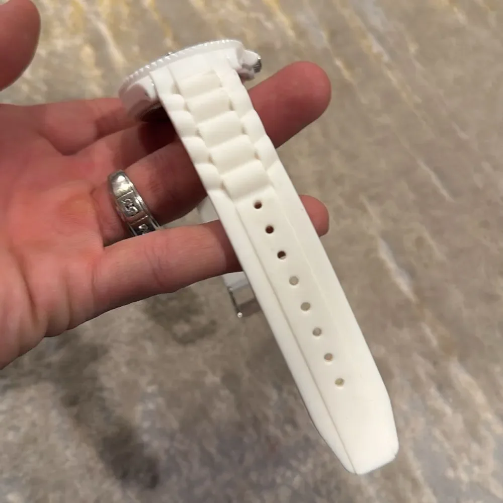 Tennessee Titans White Rookie Watch new other needs battery still has protective